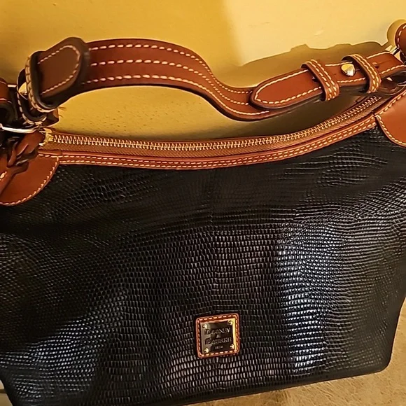 Dooney and Bourke black embossed lizard hobo purse..free shipping - Picture 9 of 9
